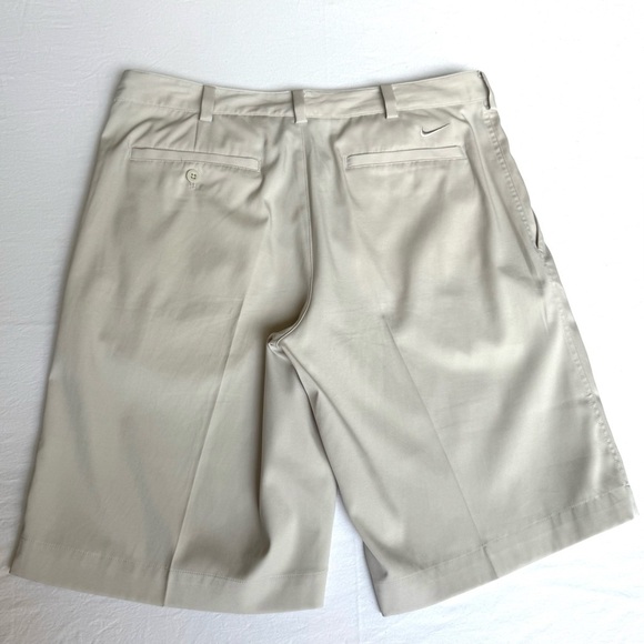 Nike Golf Dri-FIT shorts in Cream size 33 - Picture 4 of 10